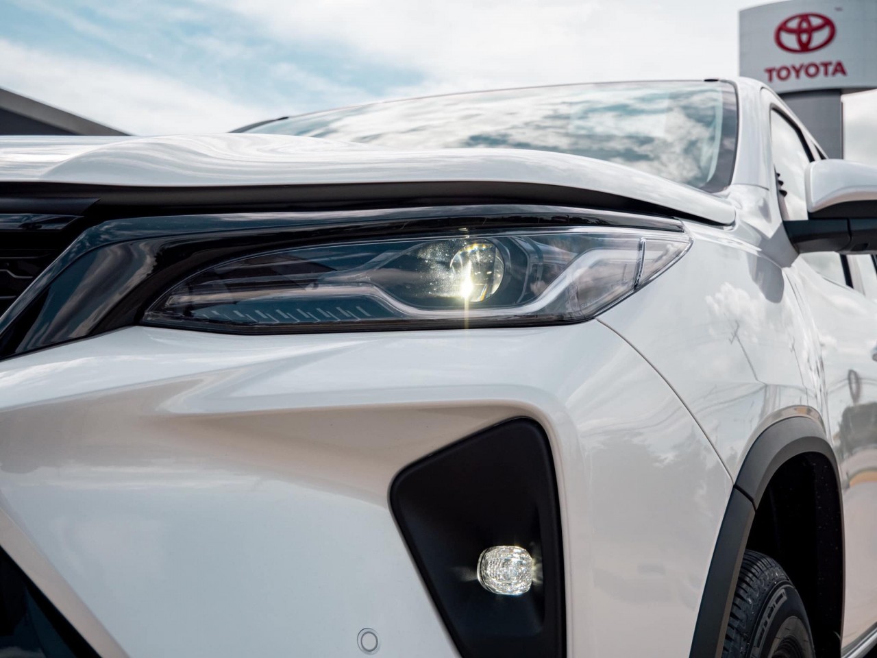 Toyota Fortuner Leader giá từ 905 triệu đồng tại Thái Lan Toyota Fortuner Leader giá từ 905 triệu đồng tại Thái Lan