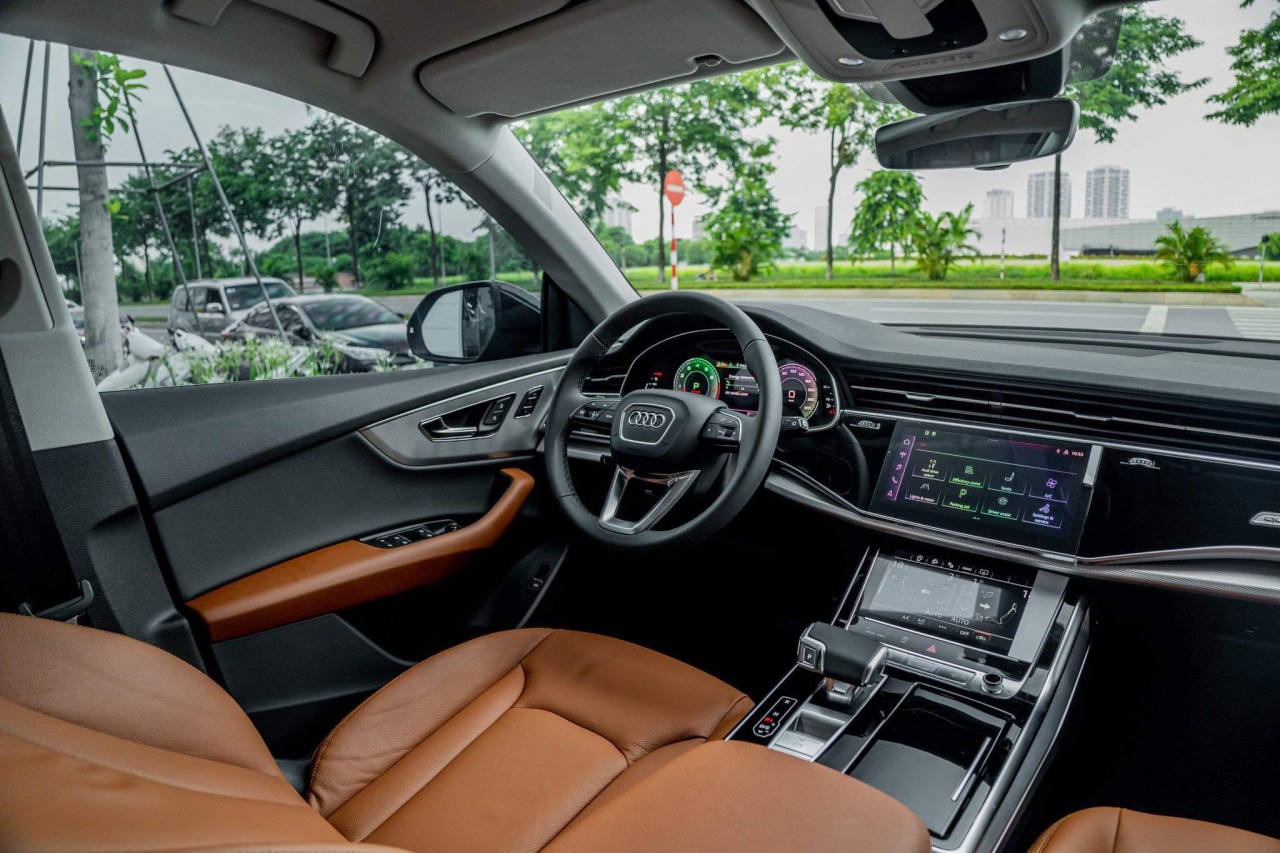 Cận cảnh Audi Q8 'siêu lướt' 700km giá gần 5 tỷ đồng Cận cảnh Audi Q8 'siêu lướt' 700km giá gần 5 tỷ đồng
