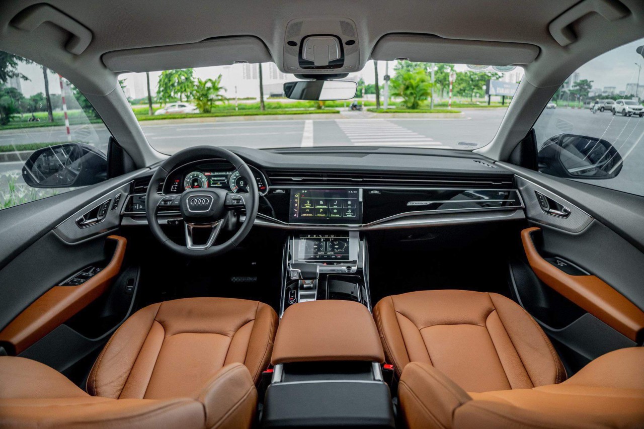 Cận cảnh Audi Q8 'siêu lướt' 700km giá gần 5 tỷ đồng Cận cảnh Audi Q8 'siêu lướt' 700km giá gần 5 tỷ đồng