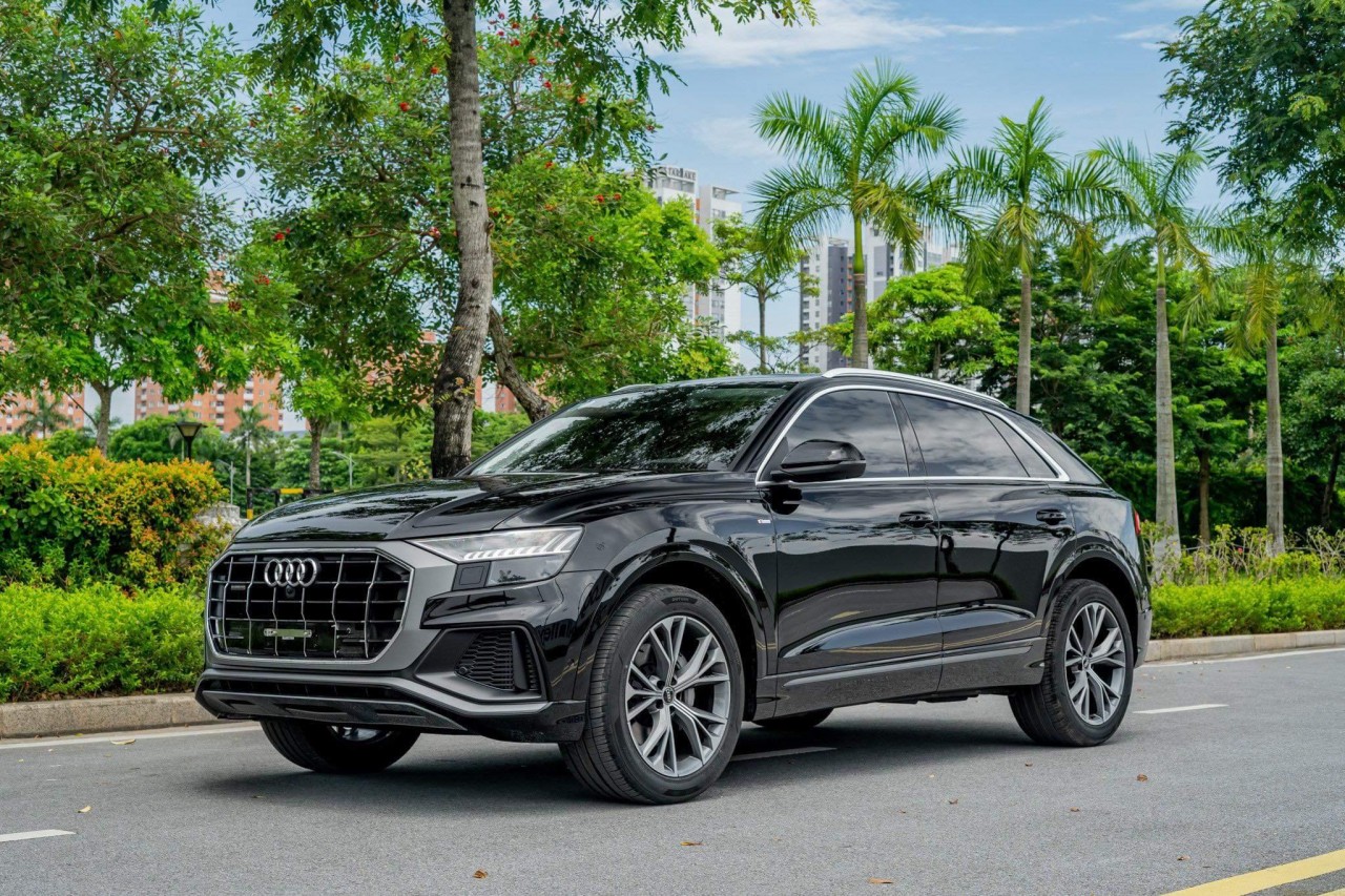 Cận cảnh Audi Q8 'siêu lướt' 700km giá gần 5 tỷ đồng Cận cảnh Audi Q8 'siêu lướt' 700km giá gần 5 tỷ đồng