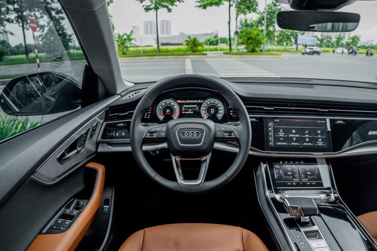 Cận cảnh Audi Q8 'siêu lướt' 700km giá gần 5 tỷ đồng Cận cảnh Audi Q8 'siêu lướt' 700km giá gần 5 tỷ đồng