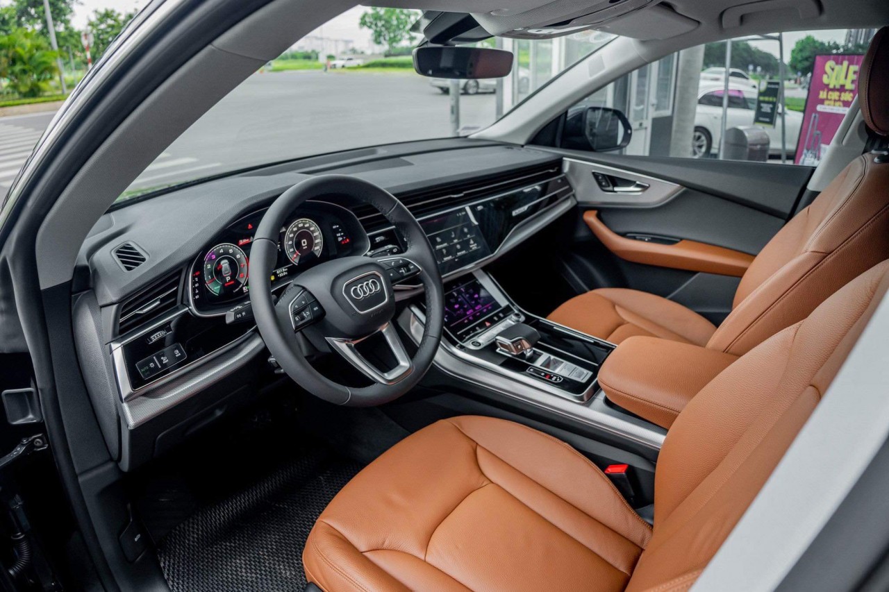Cận cảnh Audi Q8 'siêu lướt' 700km giá gần 5 tỷ đồng Cận cảnh Audi Q8 'siêu lướt' 700km giá gần 5 tỷ đồng
