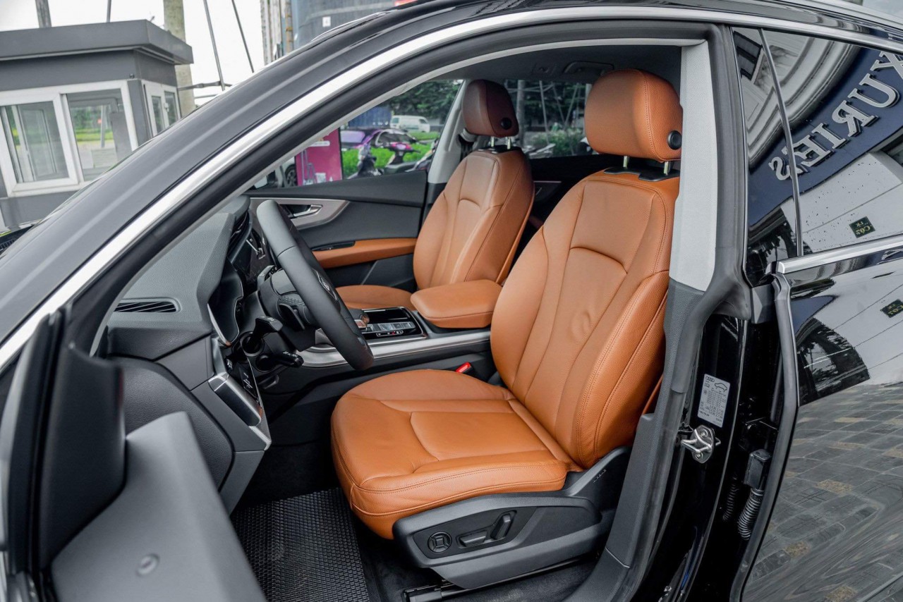 Cận cảnh Audi Q8 'siêu lướt' 700km giá gần 5 tỷ đồng Cận cảnh Audi Q8 'siêu lướt' 700km giá gần 5 tỷ đồng