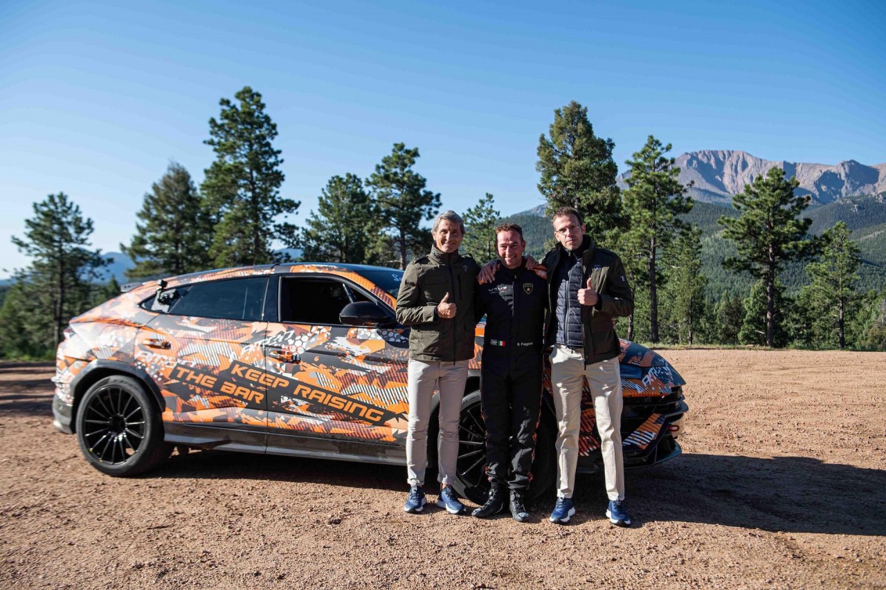 Lamborghini Urus lập kỷ lục tại đường đua Pikes Peak Lamborghini Urus lập kỷ lục tại đường đua Pikes Peak