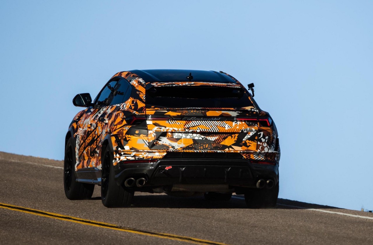 Lamborghini Urus lập kỷ lục tại đường đua Pikes Peak Lamborghini Urus lập kỷ lục tại đường đua Pikes Peak