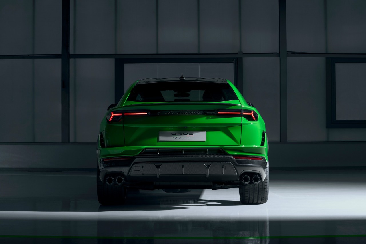 Siêu SUV Lamborghini Urus Performante ra mắt: Nhẹ hơn và mạnh hơn Siêu SUV Lamborghini Urus Performante ra mắt: Nhẹ hơn và mạnh hơn