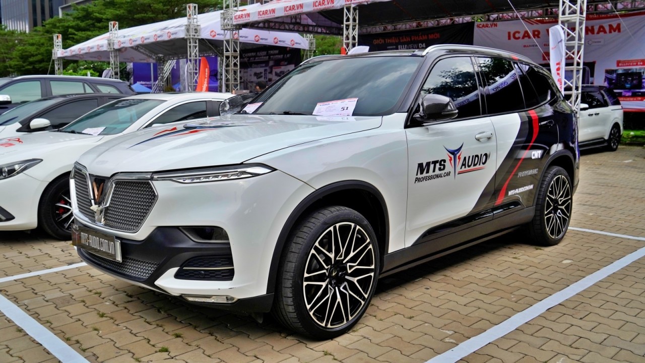 Đội hình của CNT Car Spa & MTS Audio gây ấn tượng tại EMMA Việt Nam 2022 Đội hình của CNT Car Spa & MTS Audio gây ấn tượng tại EMMA Việt Nam 2022
