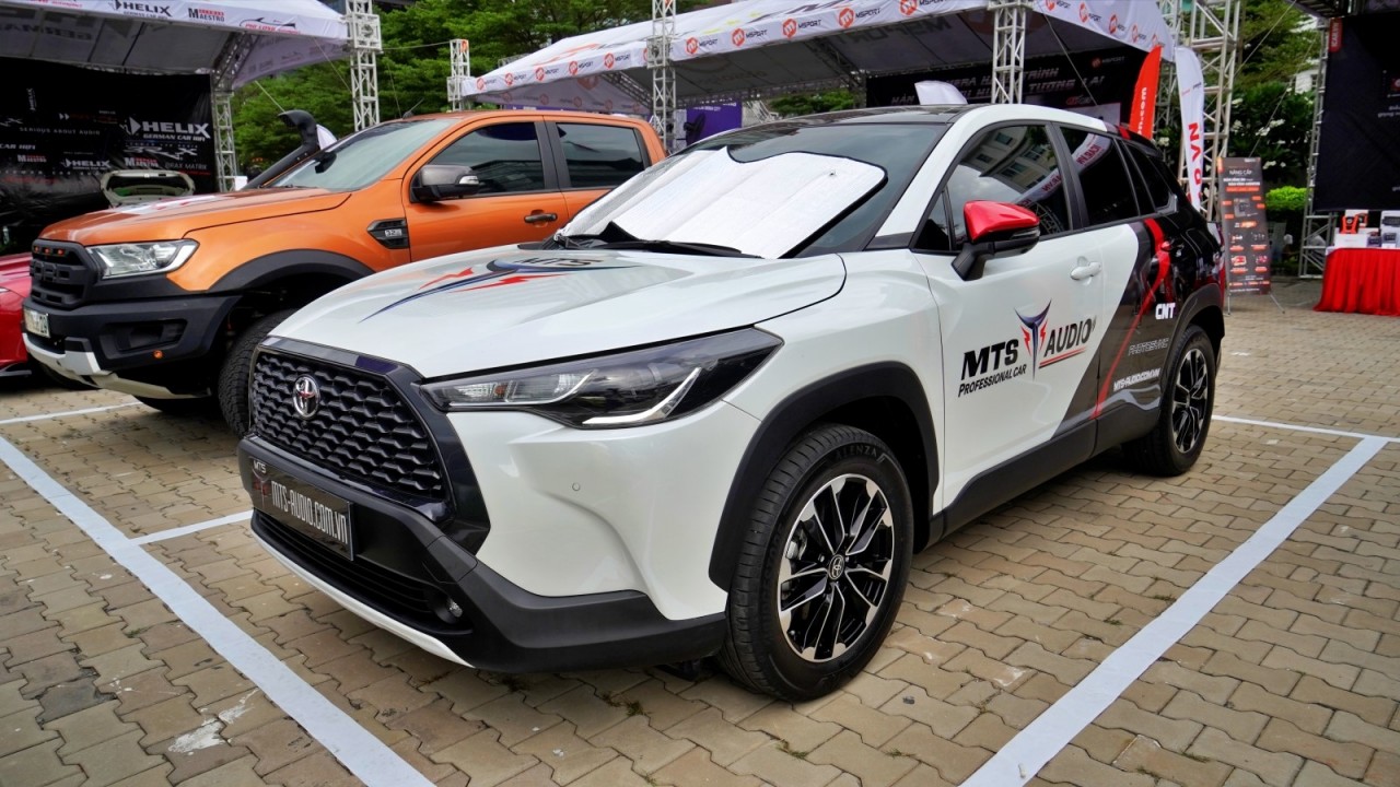 Đội hình của CNT Car Spa & MTS Audio gây ấn tượng tại EMMA Việt Nam 2022 Đội hình của CNT Car Spa & MTS Audio gây ấn tượng tại EMMA Việt Nam 2022