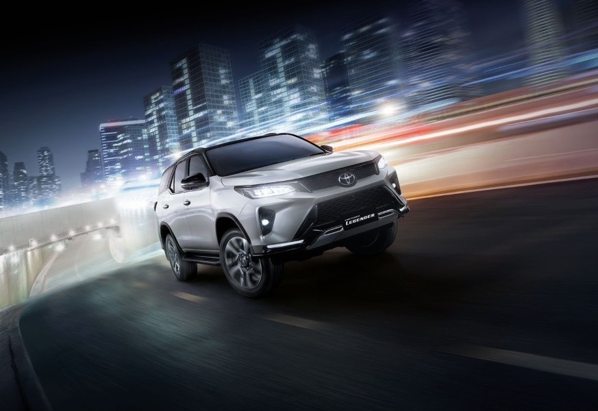 Nửa năm ra mắt phiên bản nâng cấp, Toyota Fortuner chưa cải thiện vị trí Nửa năm ra mắt phiên bản nâng cấp, Toyota Fortuner chưa cải thiện vị trí