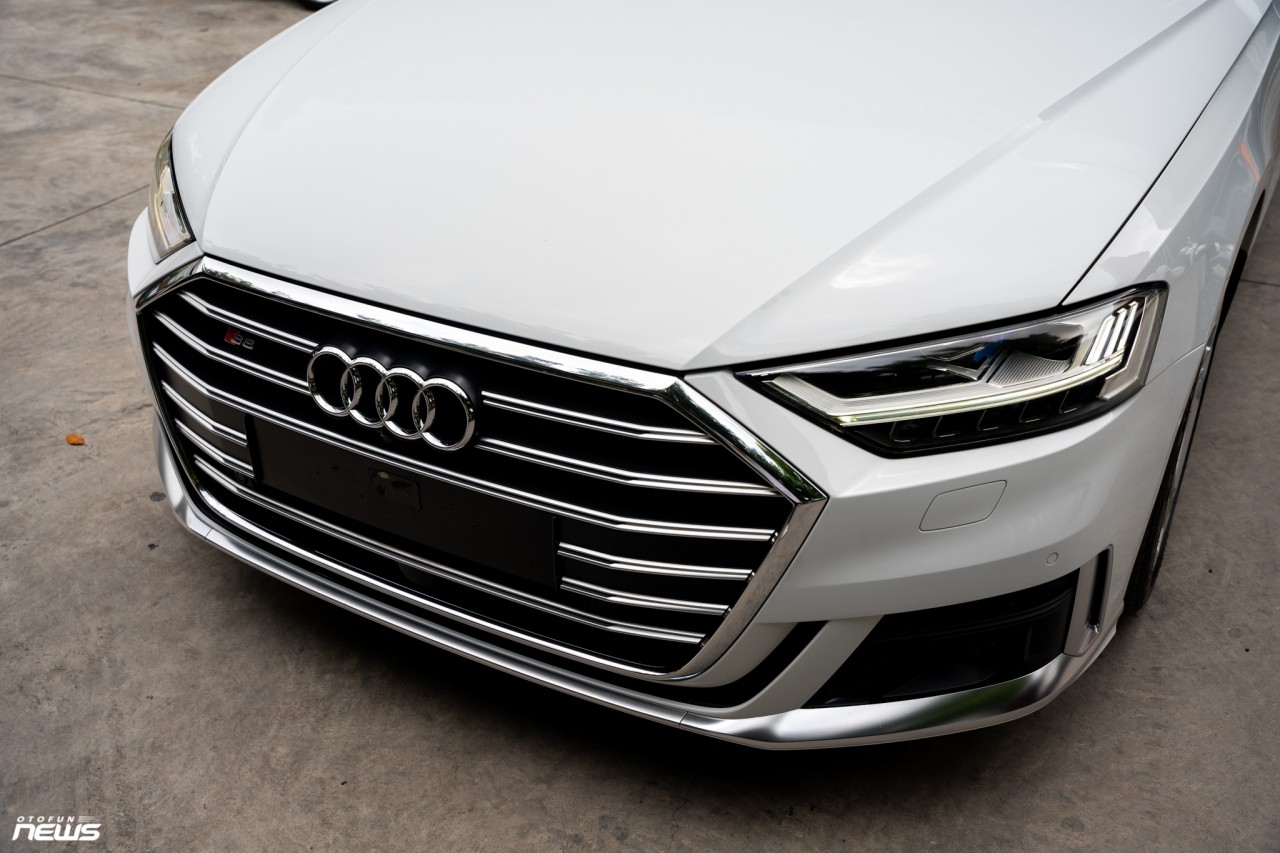 Audi S8 - Siêu sedan mạnh 563 mã lực giá hơn 8 tỷ đồng Audi S8 - Siêu sedan mạnh 563 mã lực giá hơn 8 tỷ đồng