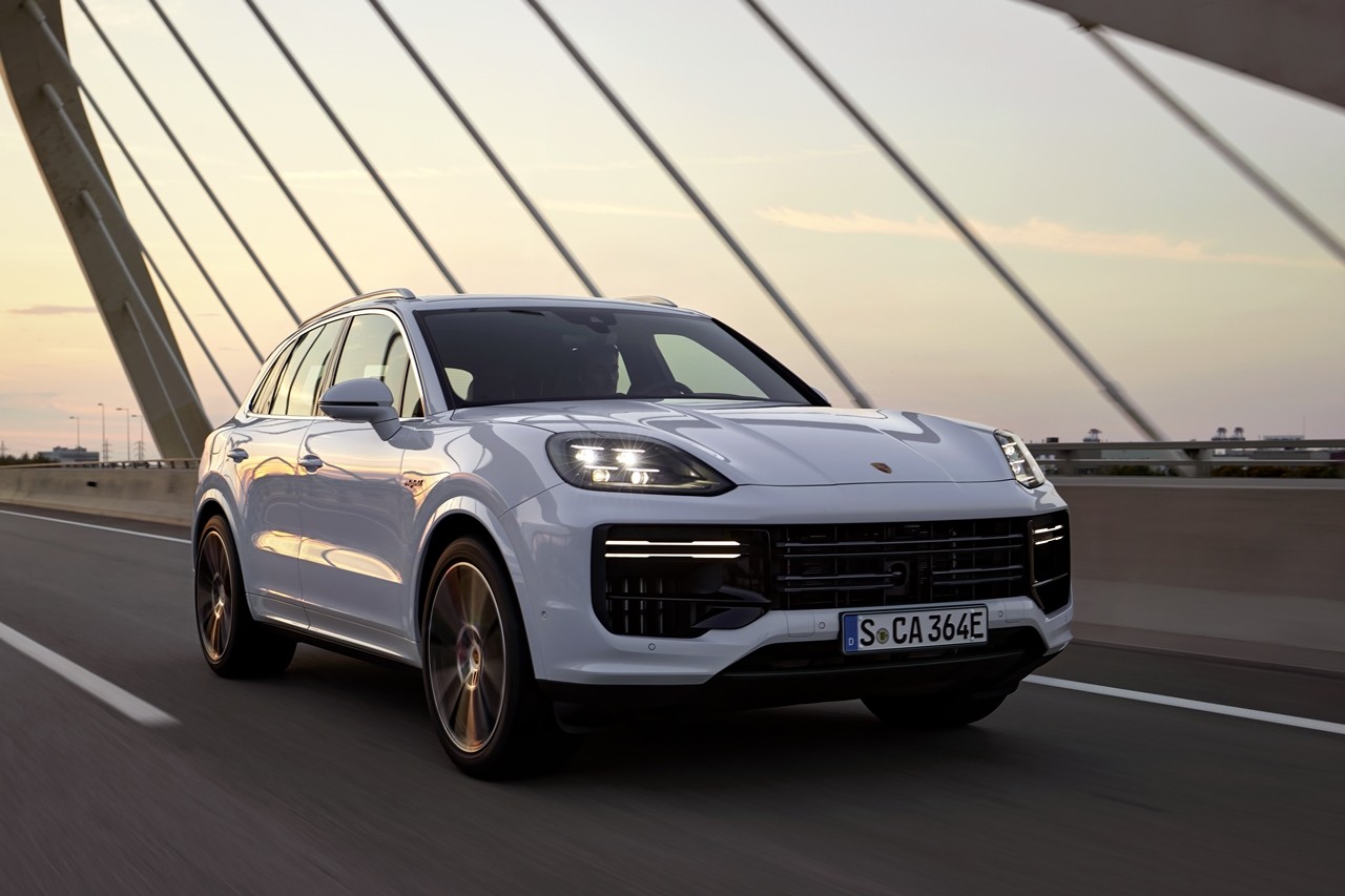 Porsche Cayenne Turbo E-Hybrid 2024 là xe SUV mạnh nhất của hãng Porsche Cayenne Turbo E-Hybrid 2024 là xe SUV mạnh nhất của hãng