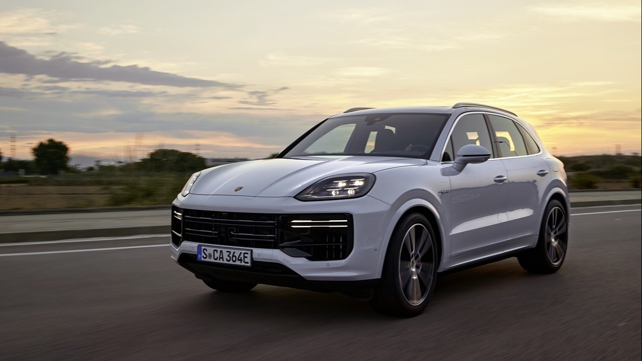 Porsche Cayenne Turbo E-Hybrid 2024 là xe SUV mạnh nhất của hãng