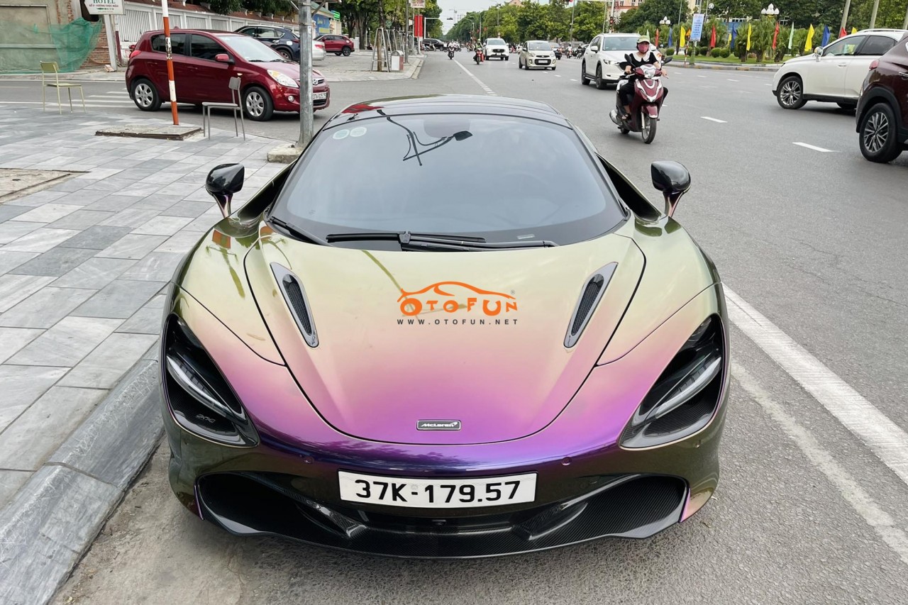 Siêu xe đầu tiên ra biển Nghệ An Siêu xe đầu tiên ra biển Nghệ An