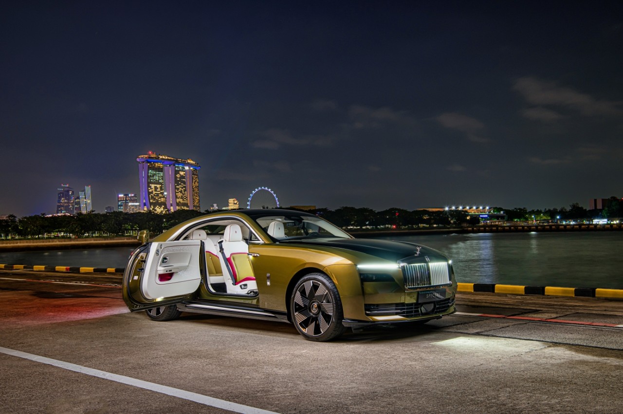Rolls-Royce Spectre ra mắt Việt Nam vào ngày 12/1, khởi điểm gần 18 tỷ đồng Rolls-Royce Spectre ra mắt Việt Nam vào ngày 12/1, khởi điểm gần 18 tỷ đồng