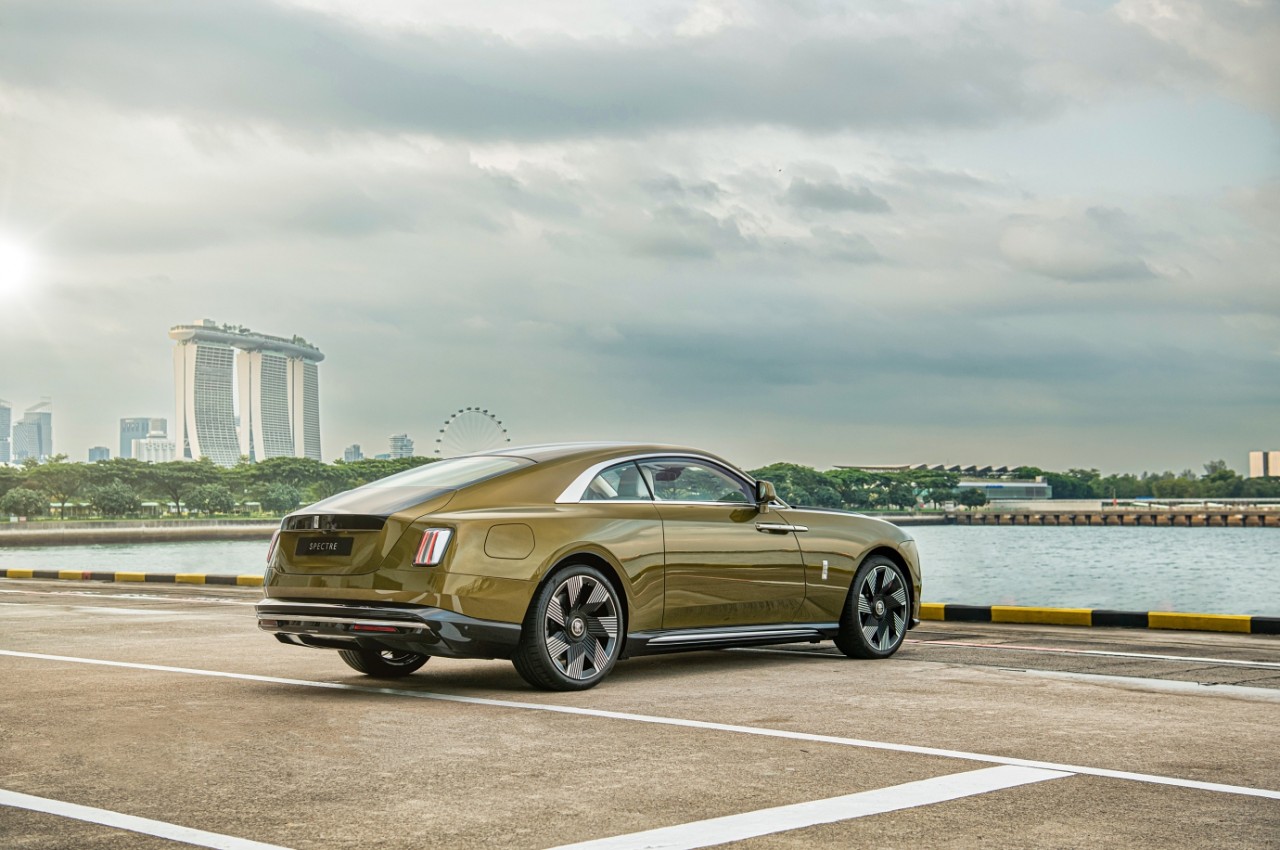 Rolls-Royce Spectre ra mắt Việt Nam vào ngày 12/1, khởi điểm gần 18 tỷ đồng Rolls-Royce Spectre ra mắt Việt Nam vào ngày 12/1, khởi điểm gần 18 tỷ đồng