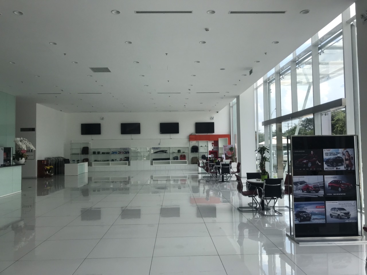 Đại lý Toyota chính hãng thứ 60 chính thức đi vào hoạt động dai ly toyota chinh hang thu 60 chinh thuc di vao hoat dong