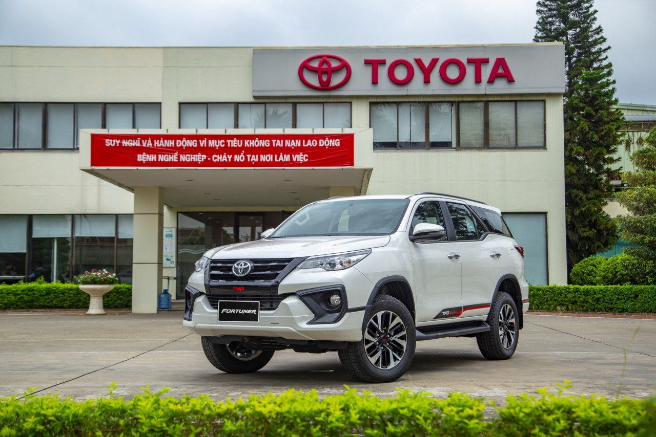 5 lý do các công ty dịch vụ vận chuyển tin dùng Toyota Fortuner và Innova 5 ly do cac cong ty dich vu van chuyen tin dung toyota fortuner va innova