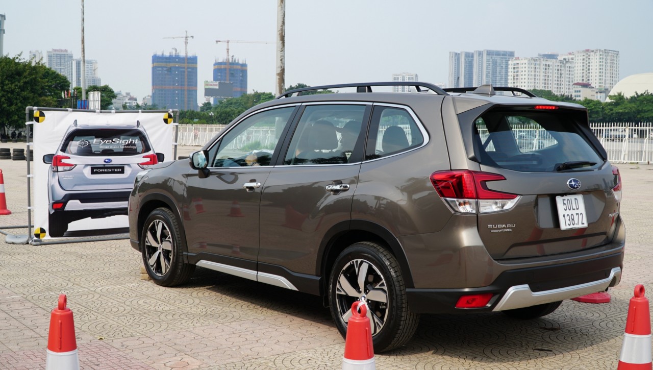 Khám phá “Mắt thần” EyeSight trên xe Subaru kham pha mat than eyesight tren xe subaru