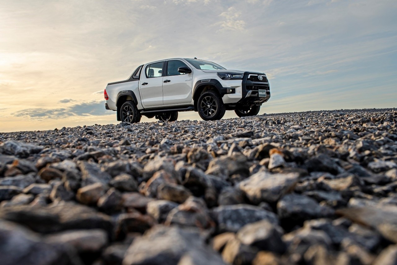 Toyota mang công nghệ an toàn hàng đầu vào xe bán tải Hilux 2020 toyota mang cong nghe an toan hang dau vao xe ban tai hilux 2020