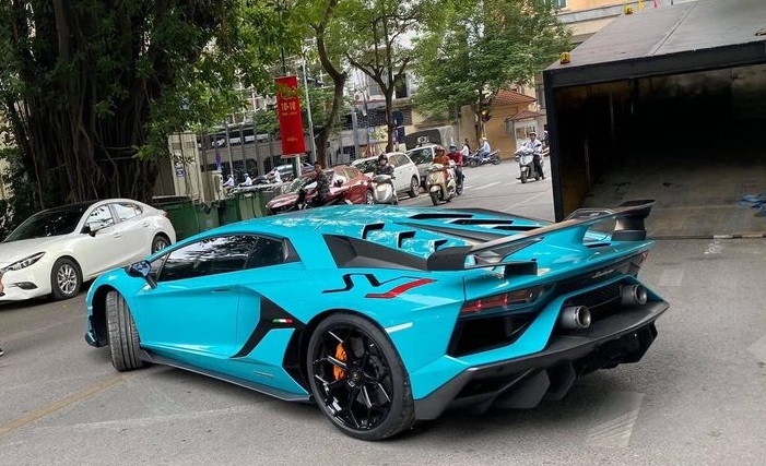 Lamborghini cán mốc 10.000 chiếc Aventador xuất xưởng lamborghini can moc 10000 chiec aventador xuat xuong