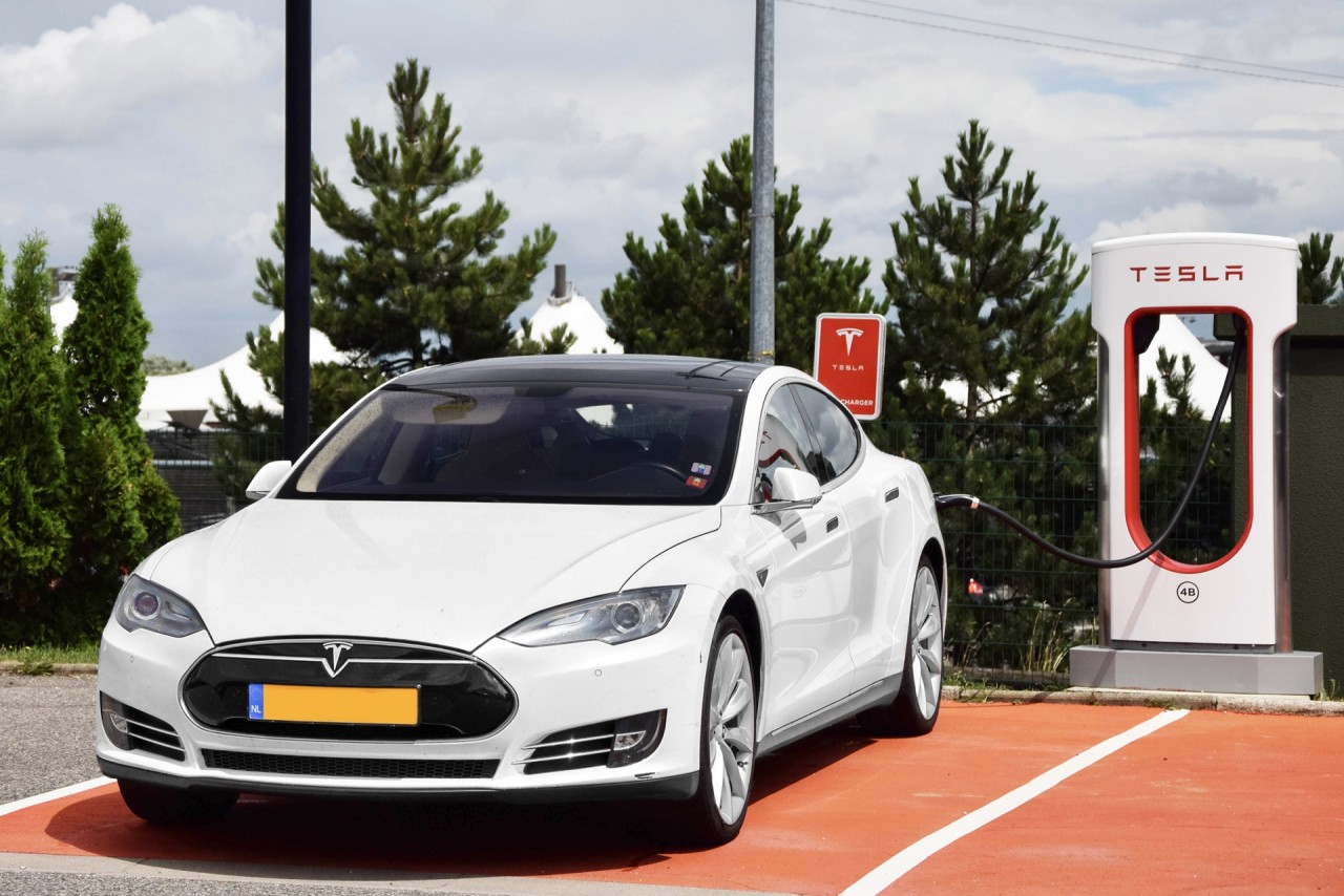 So sánh Porsche Taycan và Tesla Model S so sanh porsche taycan va tesla model s