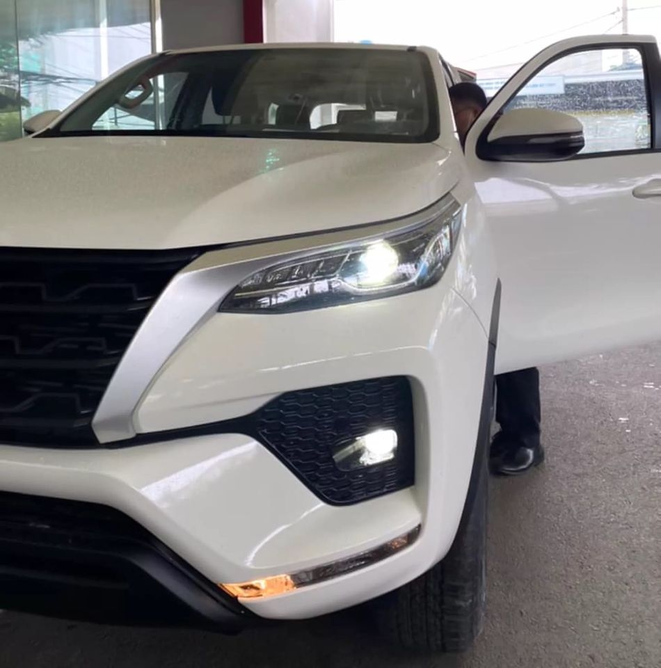 Toyota Fortuner mới lộ diện trước ngày ra mắt toyota fortuner moi lo dien truoc ngay ra mat