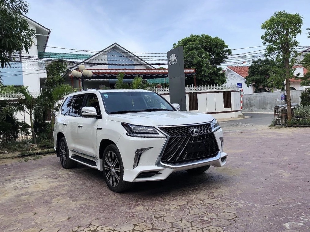 ‘Cải trang’ Lexus LX570 đời cũ trẻ 10 năm tuổi chỉ với 500 triệu đồng cai trang lexus lx570 doi cu tre 10 nam tuoi chi voi 500 trieu dong