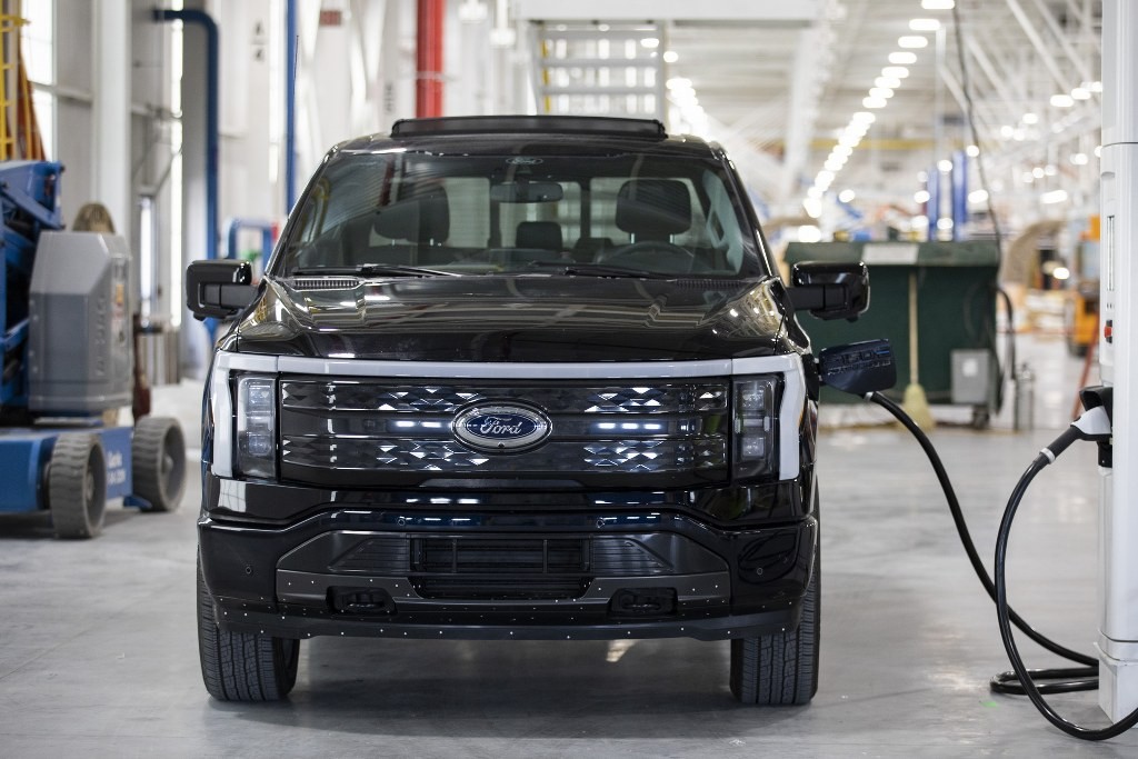 Ford F-150 Lightning có lượng đặt hàng cao kỷ lục