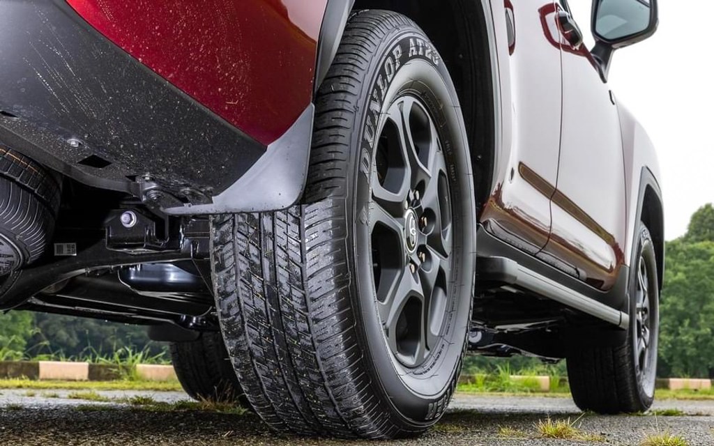 Hình thực tế Toyota Land Cruiser GR Sport 2022 tại Nhật Bản