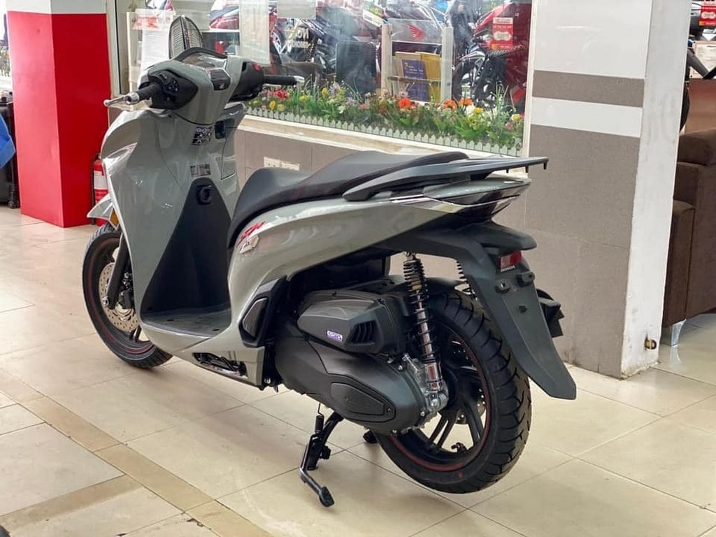 Honda SH350i về đại lý, giá ra biển tạm tính 170 triệu đồng Honda SH350i về đại lý, giá ra biển tạm tính 170 triệu đồng