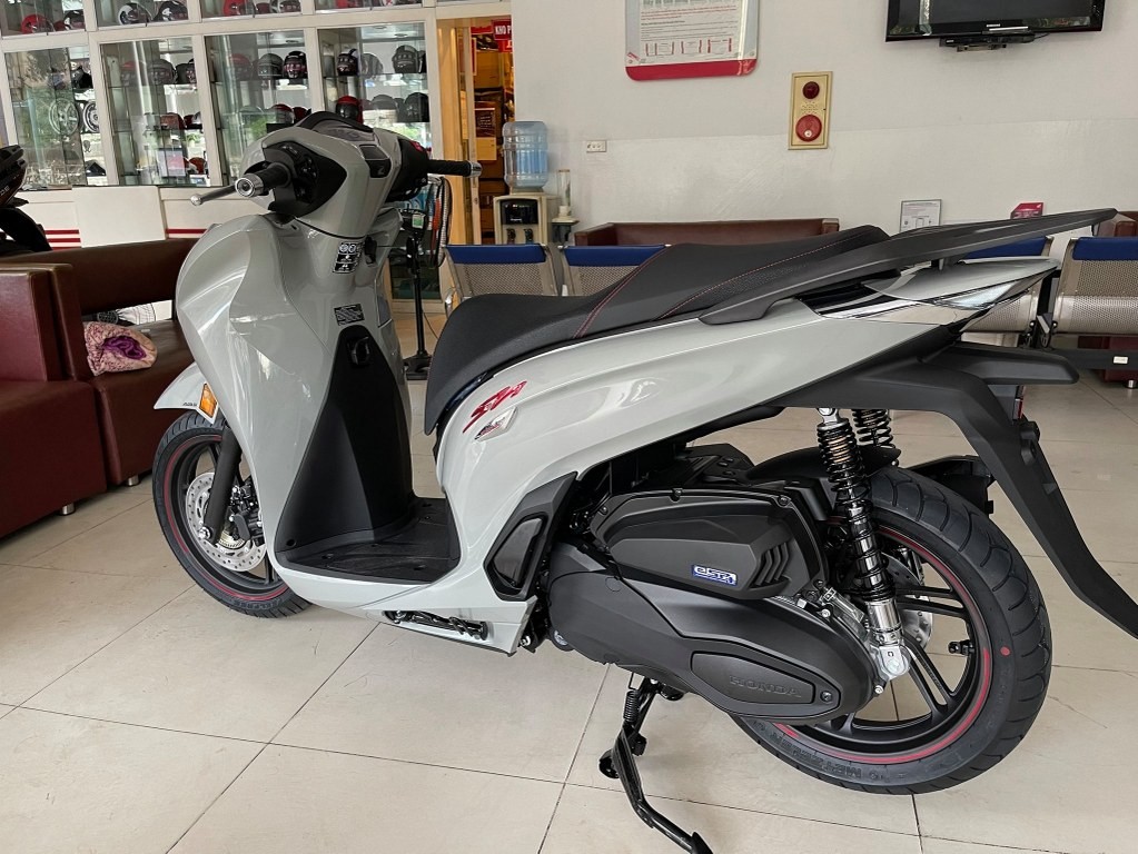 Honda SH350i về đại lý, giá ra biển tạm tính 170 triệu đồng Honda SH350i về đại lý, giá ra biển tạm tính 170 triệu đồng