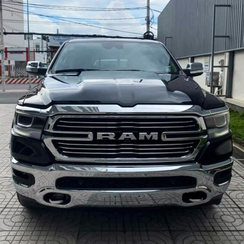 Bán tải Ram 1500 giá hơn 5 tỷ lộ diện trước ngày ra mắt Bán tải Ram 1500 giá hơn 5 tỷ lộ diện trước ngày ra mắt