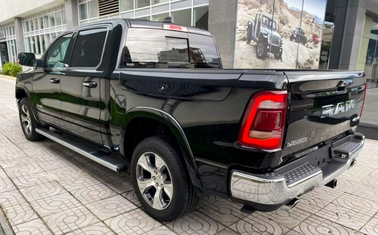 Bán tải Ram 1500 giá hơn 5 tỷ lộ diện trước ngày ra mắt Bán tải Ram 1500 giá hơn 5 tỷ lộ diện trước ngày ra mắt