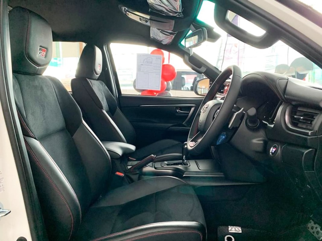 Cận cảnh Toyota Fortuner GR Sport tại Thái Lan Hình thực tế Toyota Fortuner GR Sport tại Thái Lan