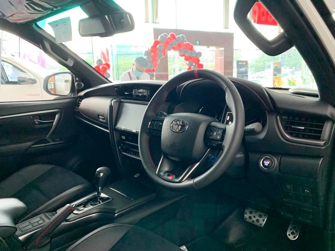 Cận cảnh Toyota Fortuner GR Sport tại Thái Lan Hình thực tế Toyota Fortuner GR Sport tại Thái Lan