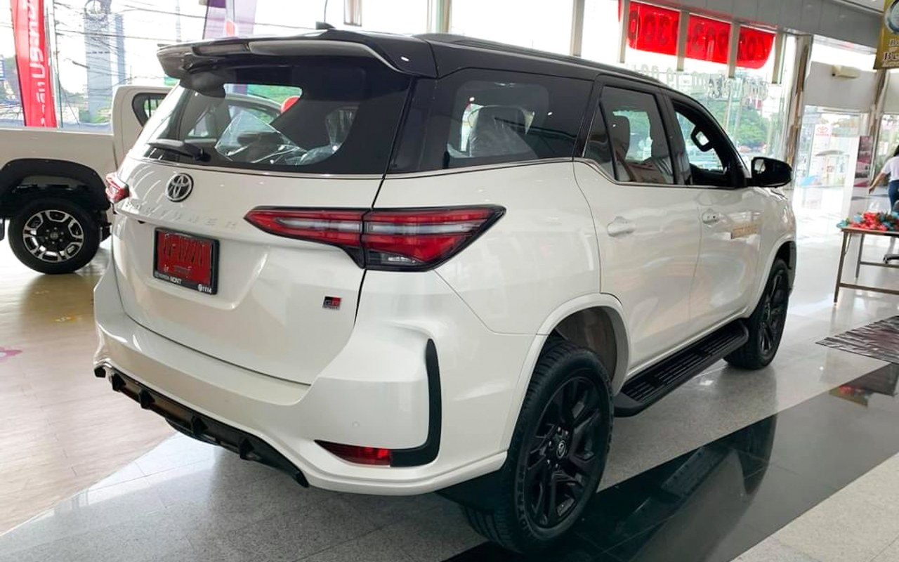 Cận cảnh Toyota Fortuner GR Sport tại Thái Lan Hình thực tế Toyota Fortuner GR Sport tại Thái Lan