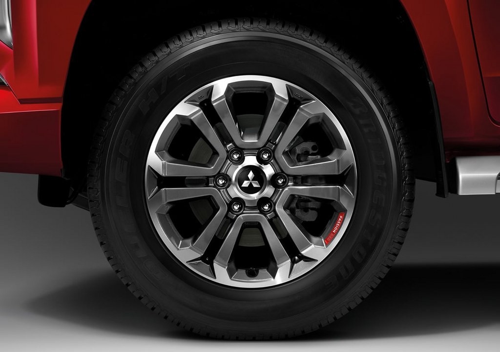 Bán tải Triton phiên bản đặc biệt kỷ niệm 60 năm Mitsubishi tại Thái Lan Bán tải Triton phiên bản đặc biệt kỷ niệm 60 năm Mitsubishi tại Thái Lan