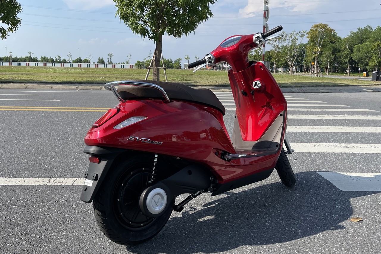 VinFast nhận đặt hàng xe máy điện Evo200