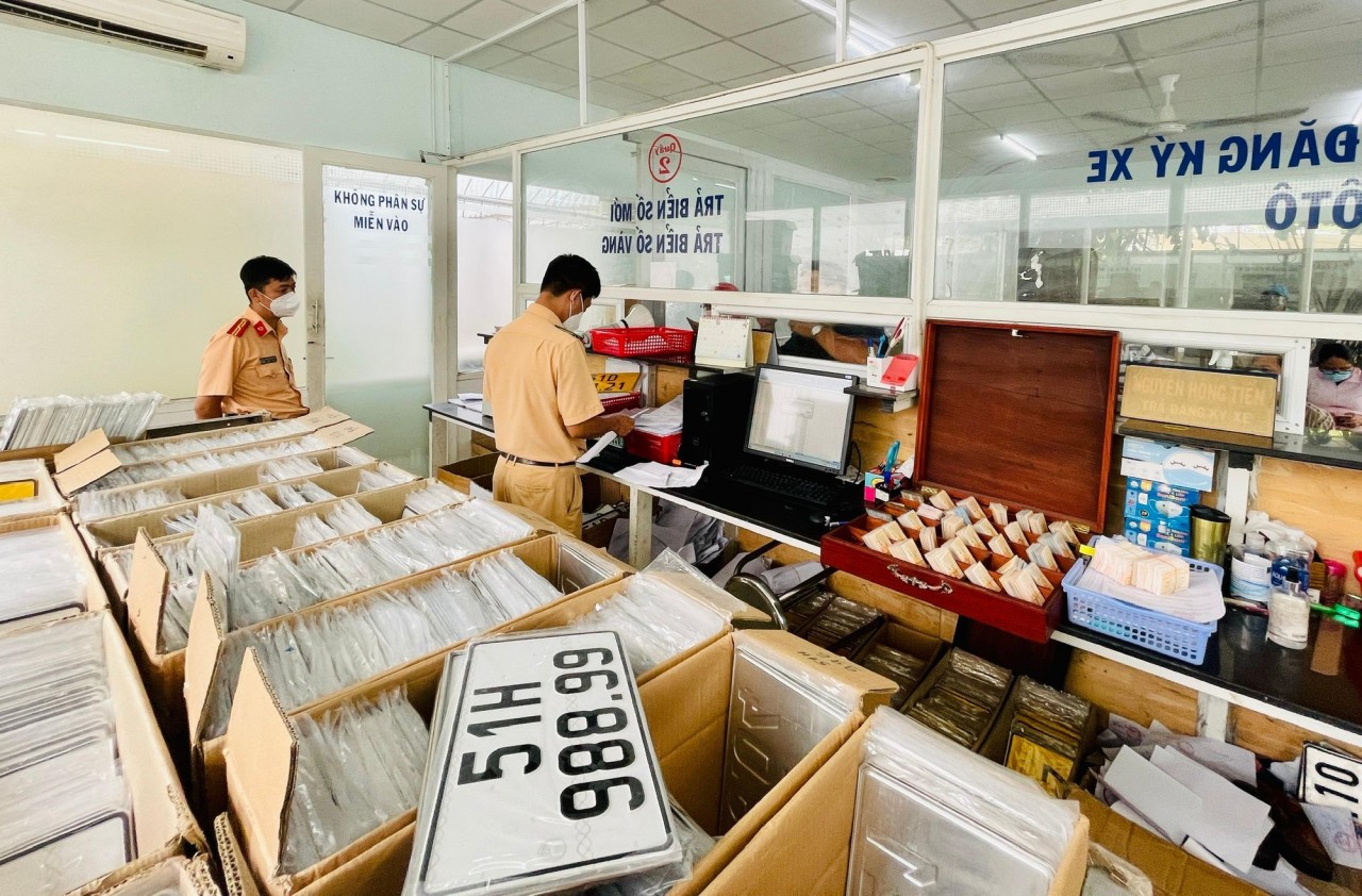 Sau sự cố nghẽn mạng, cuộc đấu giá biển số trực tuyến sẽ thực hiện lại vào ngày mai Sau sự cố nghẽn mạng, cuộc đấu giá biển số trực tuyến sẽ thực hiện lại vào ngày mai