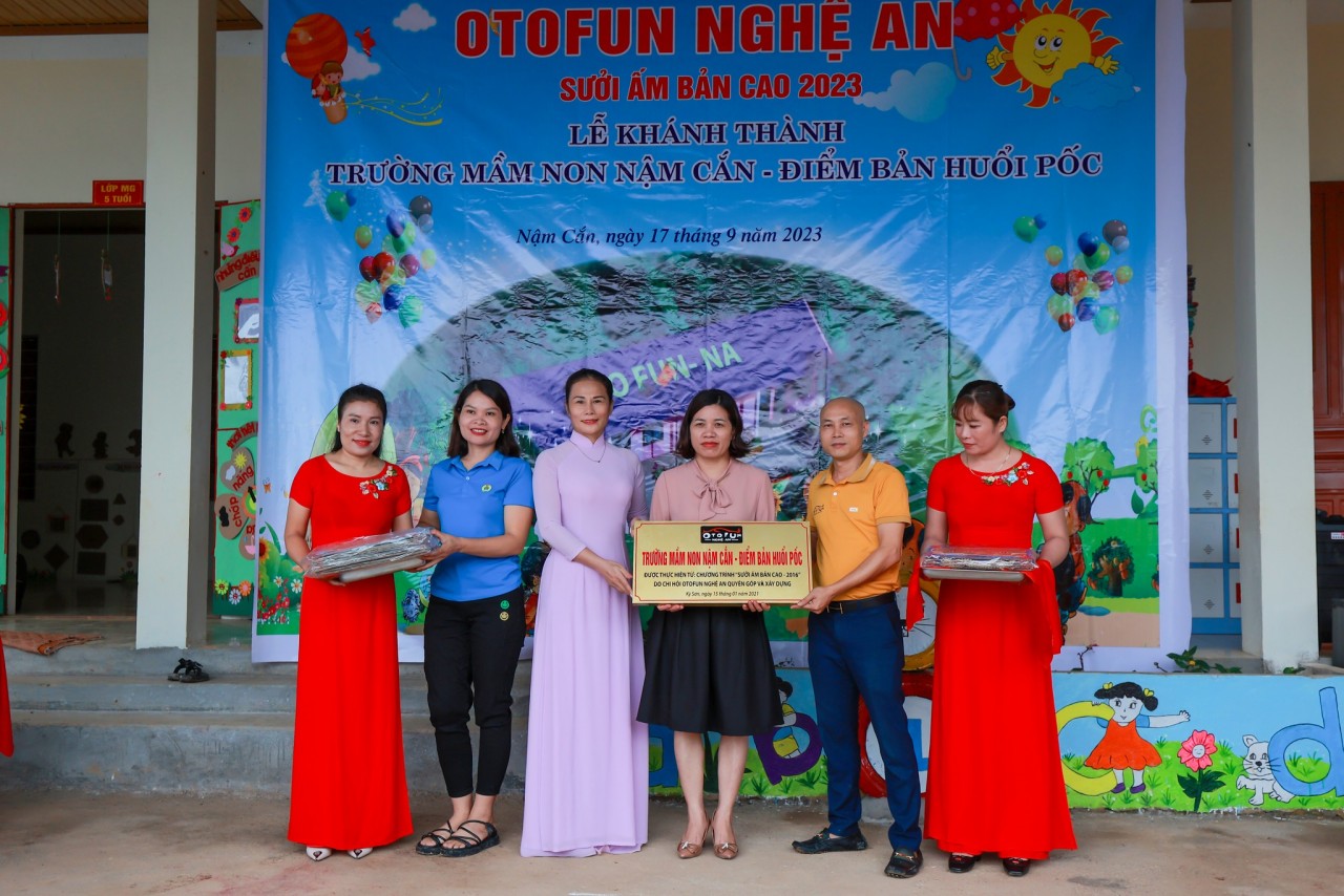 Chi hội OtoFun Nghệ An khánh thành trường mầm non bản Huồi Pốc, xã Nậm Cắn, huyện Kỳ Sơn Chi hội OtoFun Nghệ An khánh thành trường mầm non bản Huồi Pốc, xã Nậm Cắn, huyện Kỳ Sơn