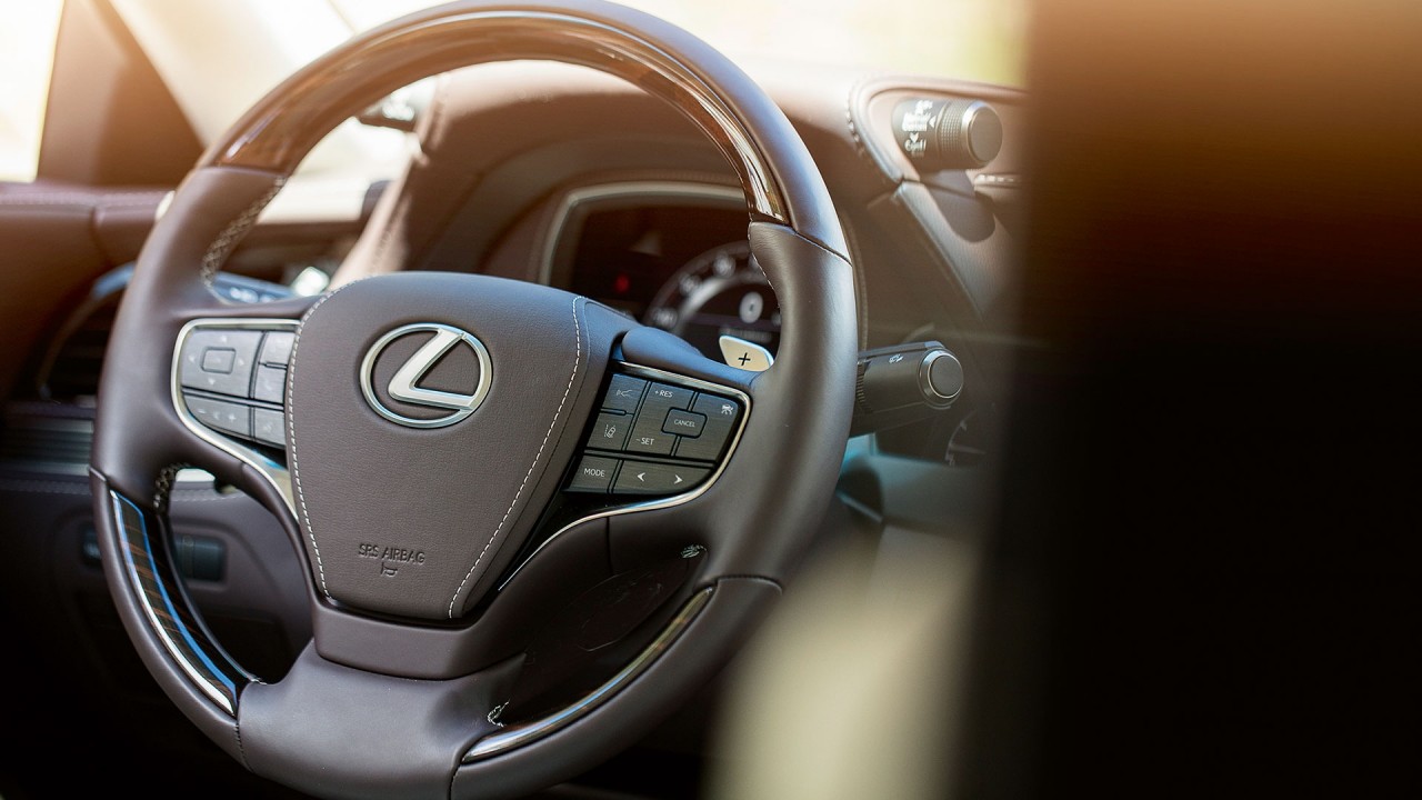 lexus gioi thieu ls500h phien ban dac biet tai vms 2019 17975