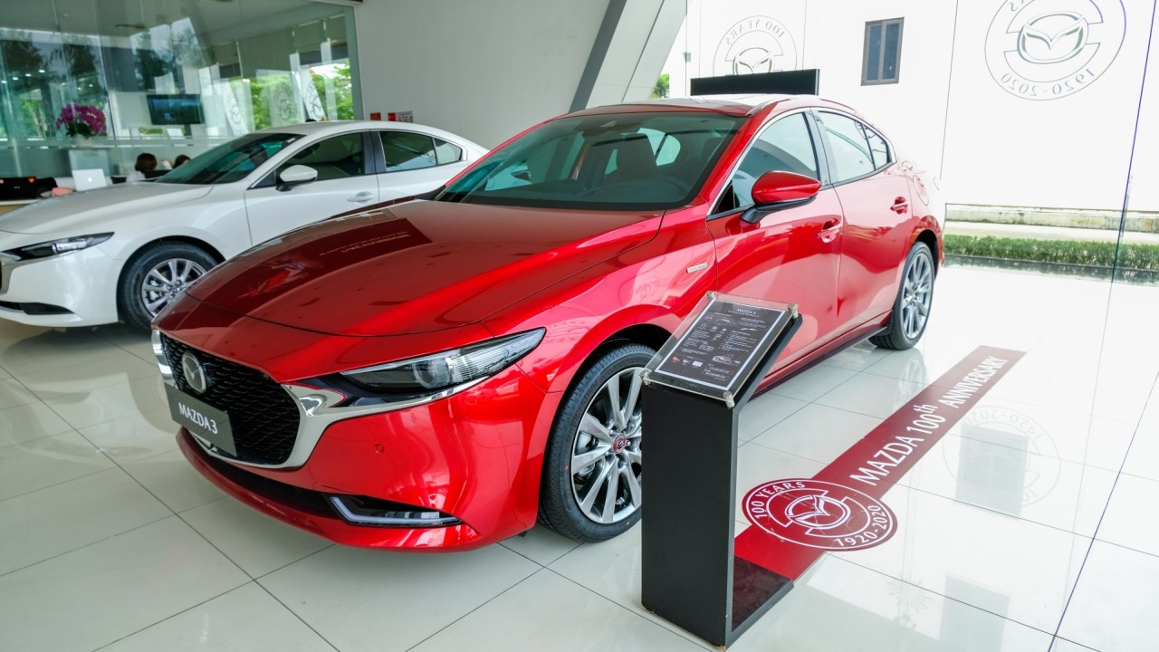 Cận cảnh Mazda3 phiên bản kỷ niệm 100 năm tại Việt Nam