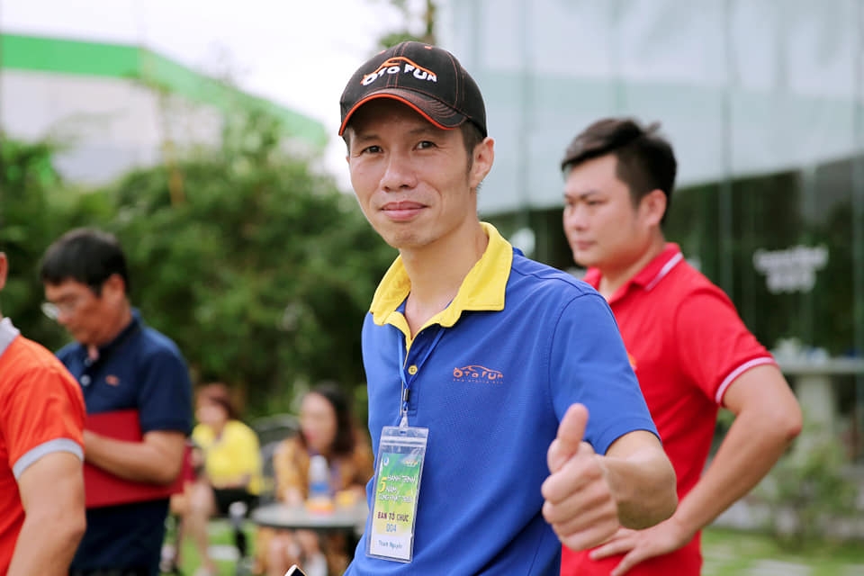 du kie n khoa ng 10 do va 5 phu t de da nh xe ra kho i cho he p