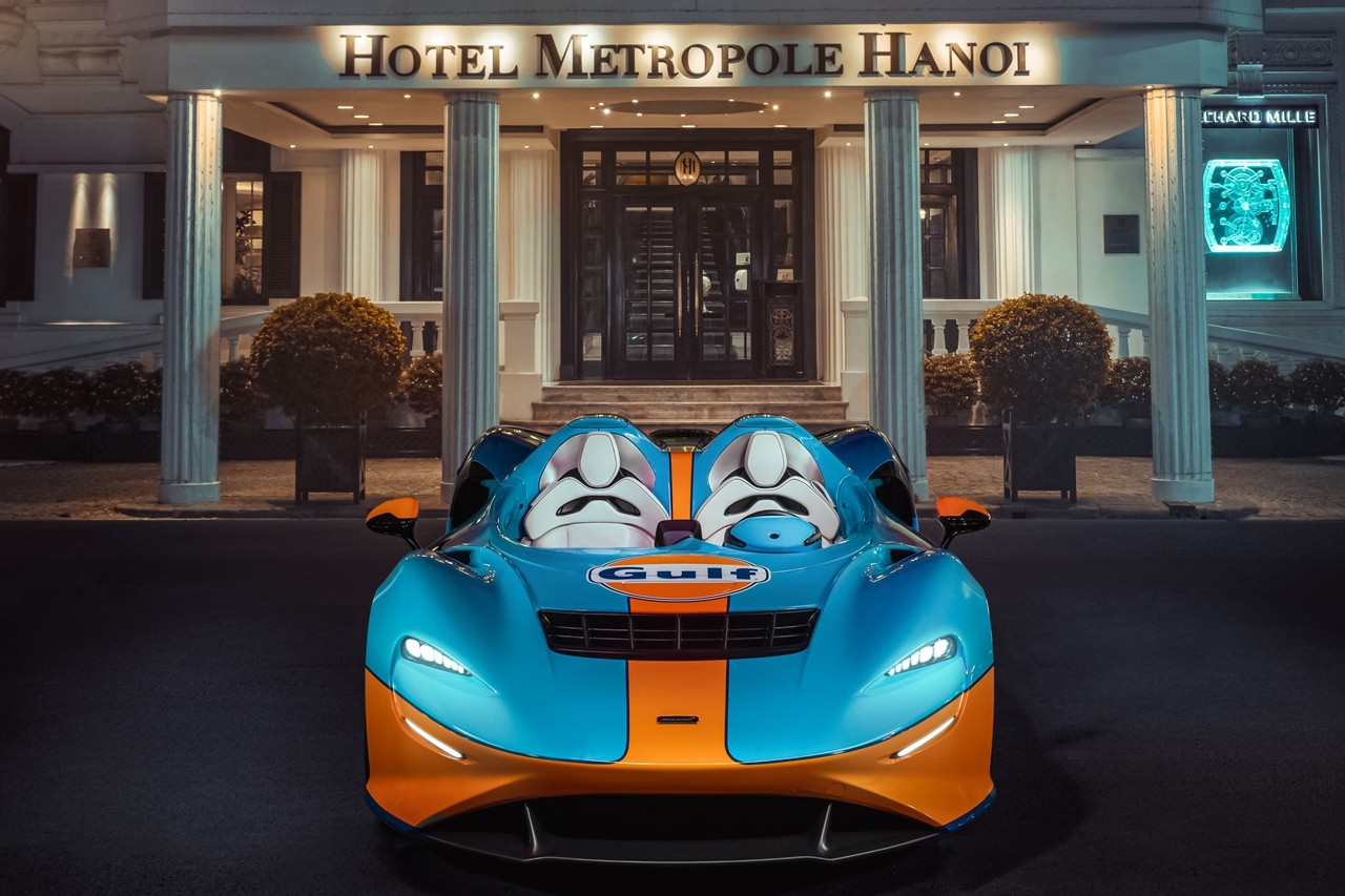 McLaren Elva dừng chân tại Hà Nội trong hành trình vòng quanh thế giới