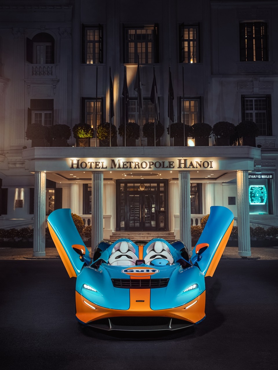 McLaren Elva dừng chân tại Hà Nội trong hành trình vòng quanh thế giới