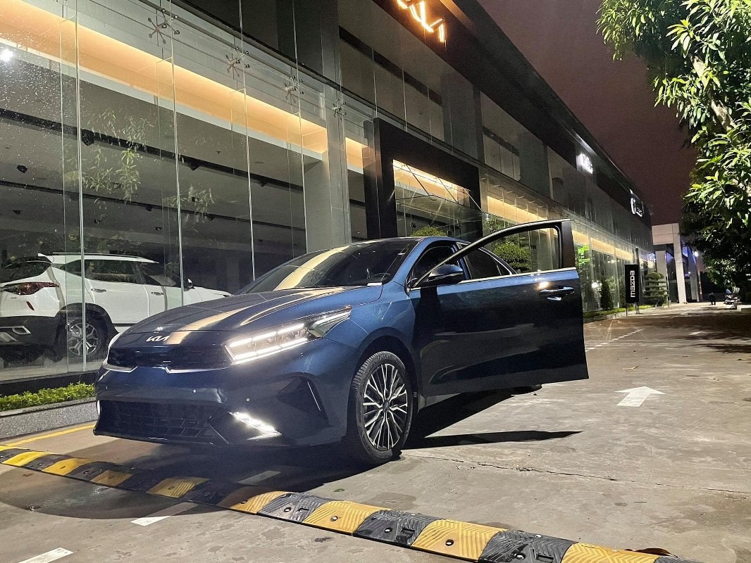 Kia K3 về đại lý, chờ đến tay khách hàng