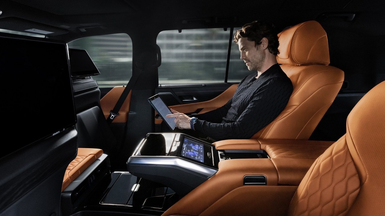 Lexus LX600 2022 ra mắt