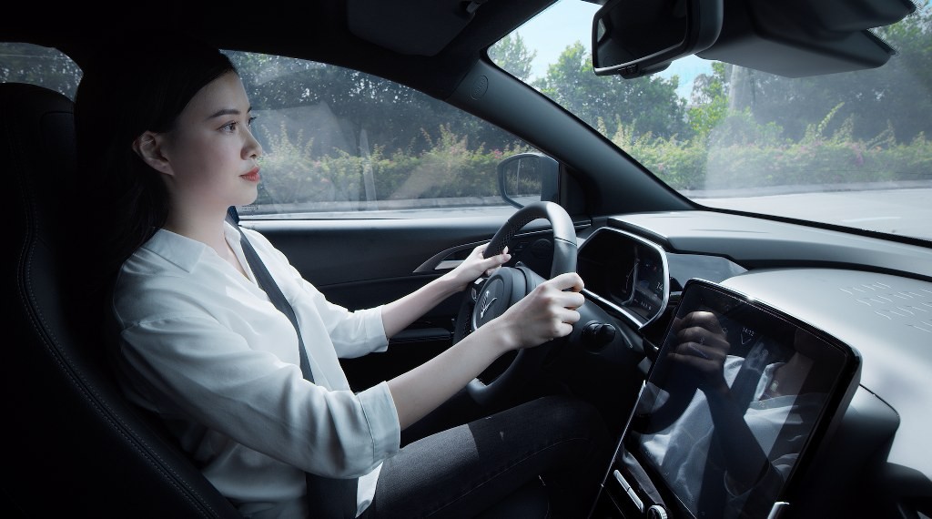 Ô tô điện VinFast VF e34 chính thức ra mắt