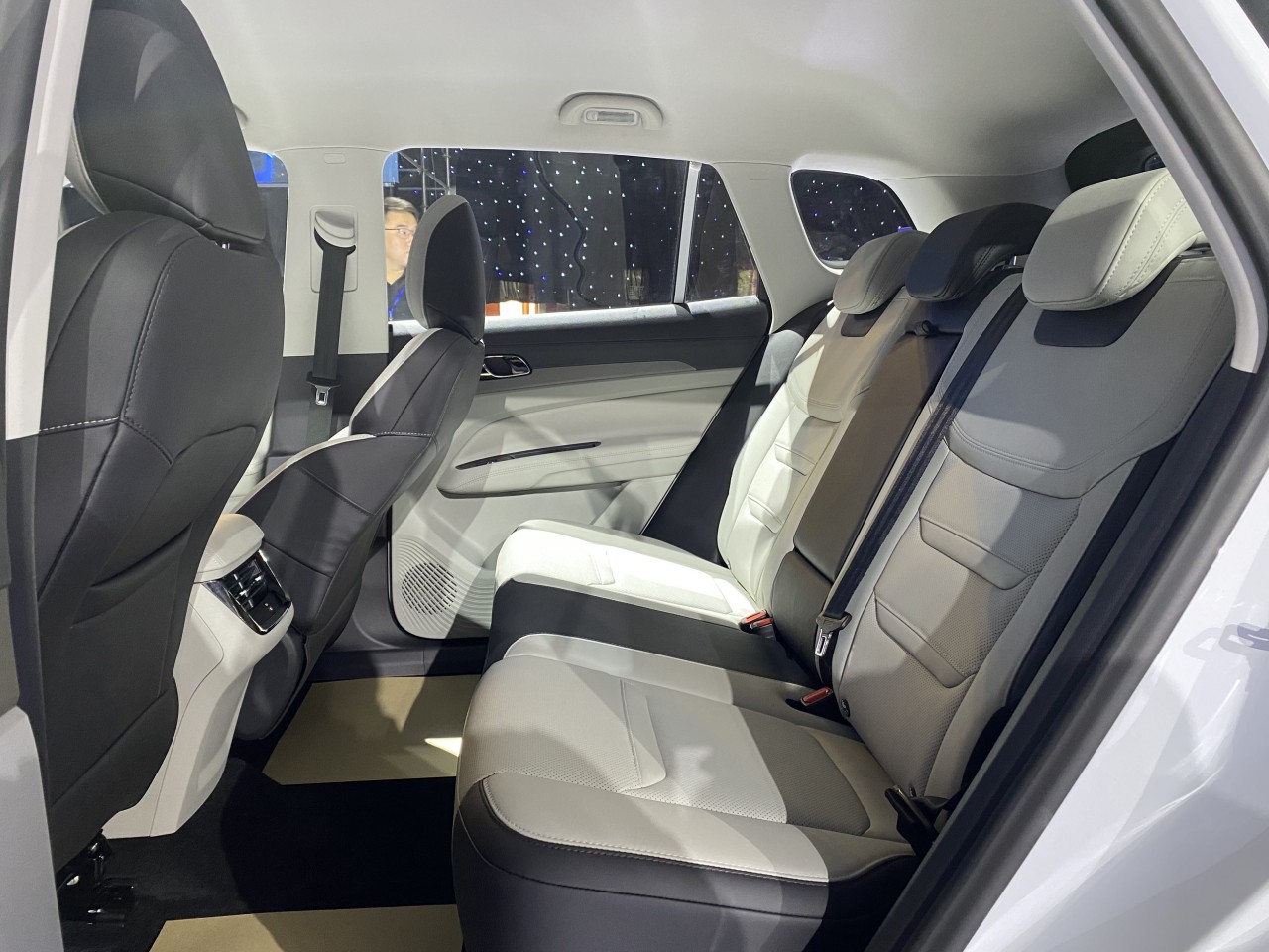 Ford Territory ra mắt: 3 phiên bản, giá bán 822-935 triệu đồng Ford Territory ra mắt: 3 phiên bản, giá bán 822 935 triệu đồng