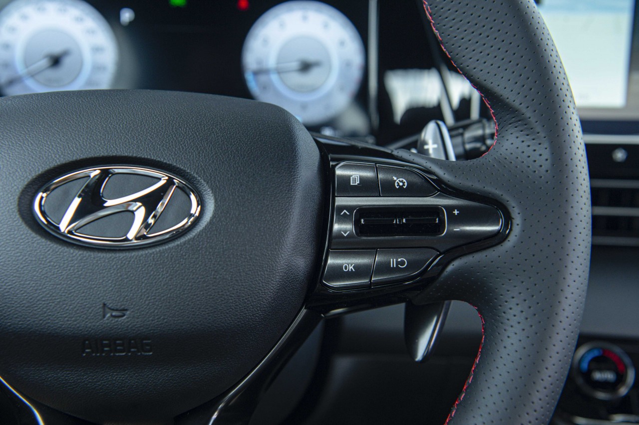 Hình chi tiết Hyundai Elantra N-Line 1.6 Turbo giá 799 triệu đồng Hình chi tiết Hyundai Elantra N Line 1.6 Turbo giá 799 triệu đồng